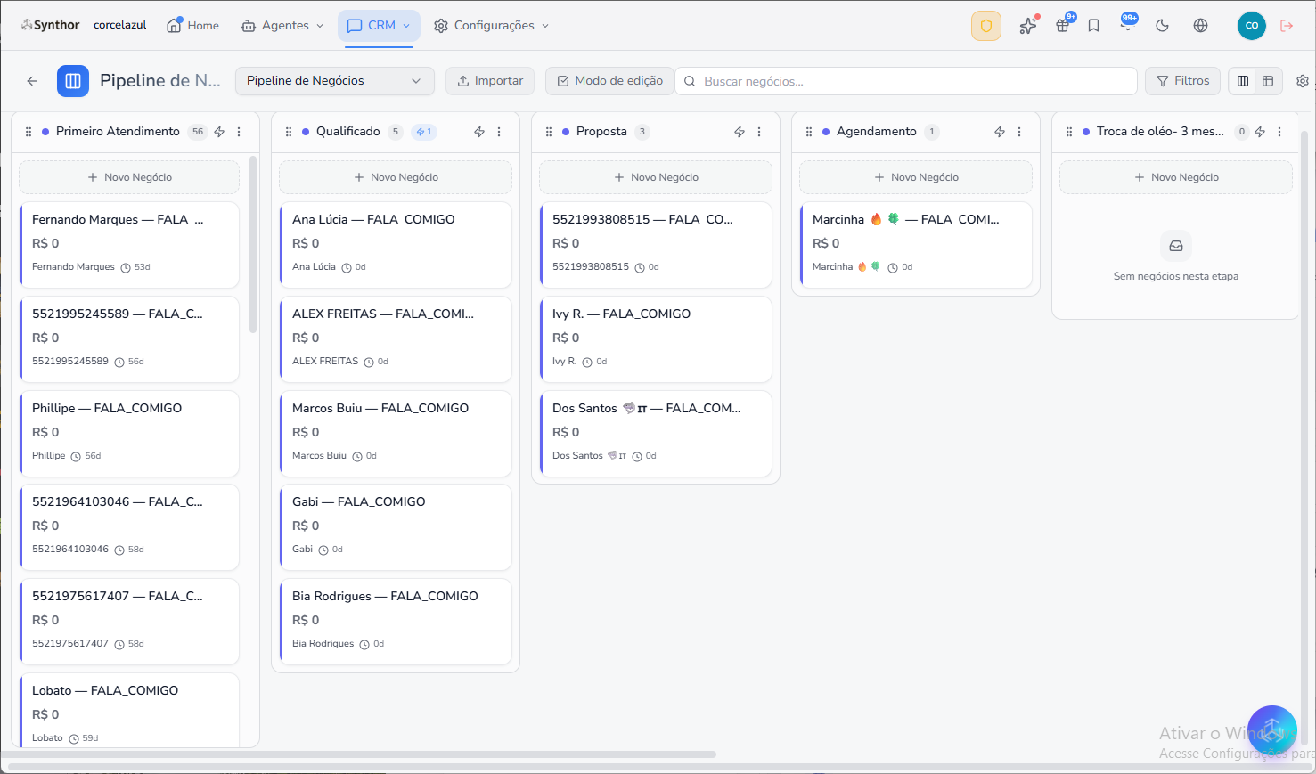 Pipeline de negócios em Kanban da Synthor com etapas Primeiro Atendimento, Qualificado, Proposta, Agendamento e Troca de óleo